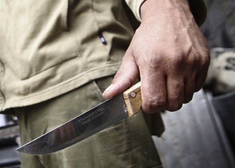 В Саракташском районе сожитель ударил любимую ножом в грудь